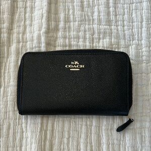 Coach Black Medium Zip Leather Wallet